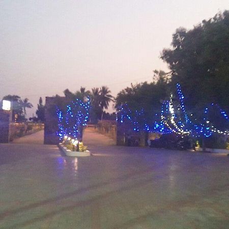 Готель King Paradise Tiruchirappalli Екстер'єр фото