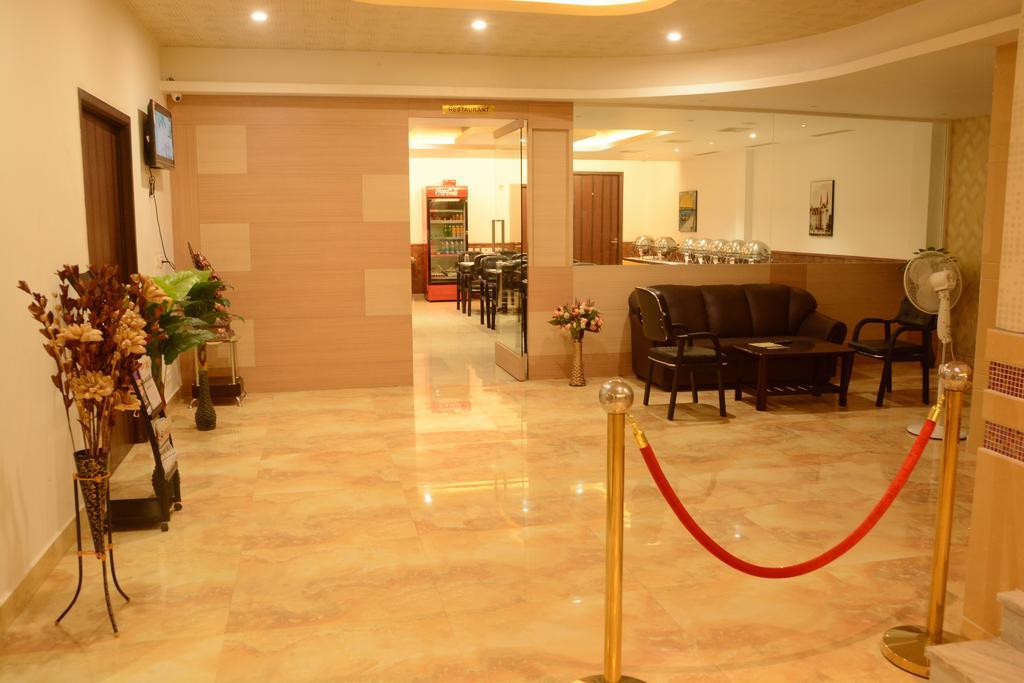 Готель King Paradise Tiruchirappalli Екстер'єр фото