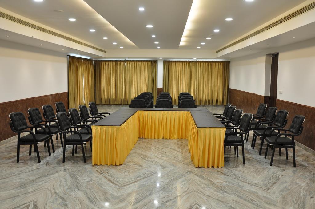 Готель King Paradise Tiruchirappalli Екстер'єр фото