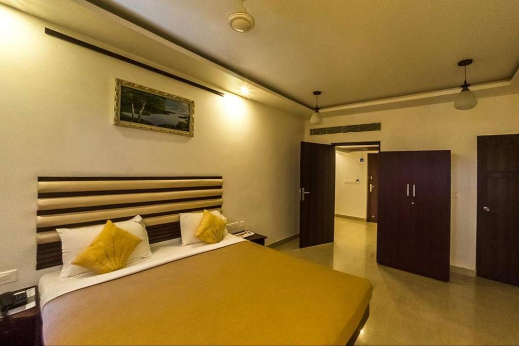 Готель King Paradise Tiruchirappalli Екстер'єр фото