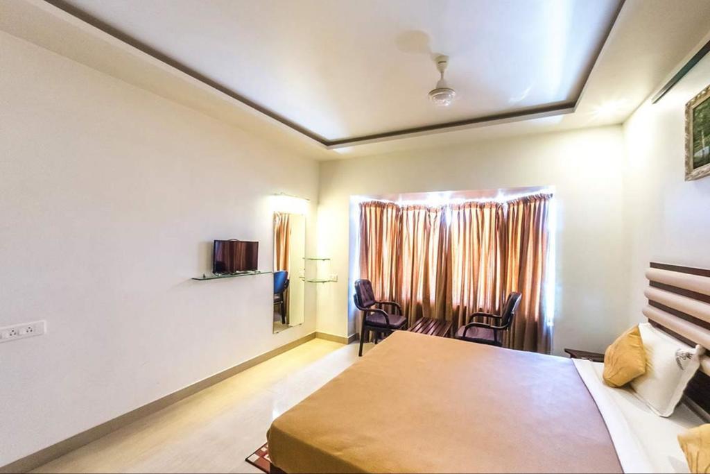 Готель King Paradise Tiruchirappalli Екстер'єр фото